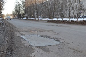 В Твери продолжается зимний ремонт дорог